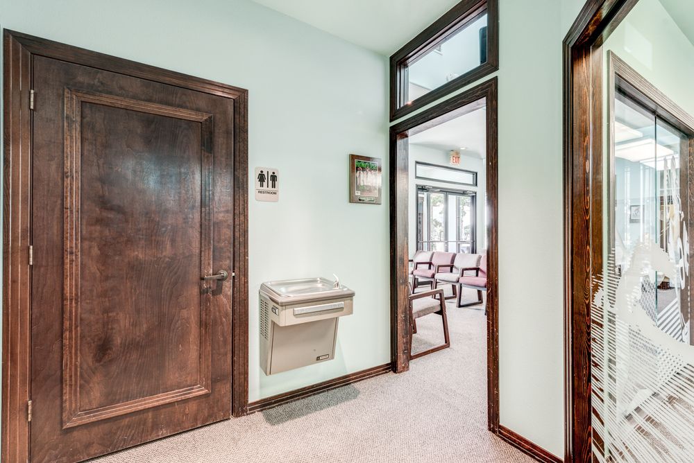 501 W Harwood Rd, Hurst, TX 76054